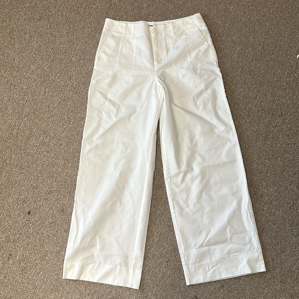 Zara white trousers New. 28”inseam,overall length is 39”.